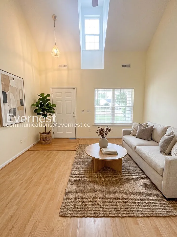 4 bed, 2.5 bath, 1786 sqft, $2,245 — Photo 2