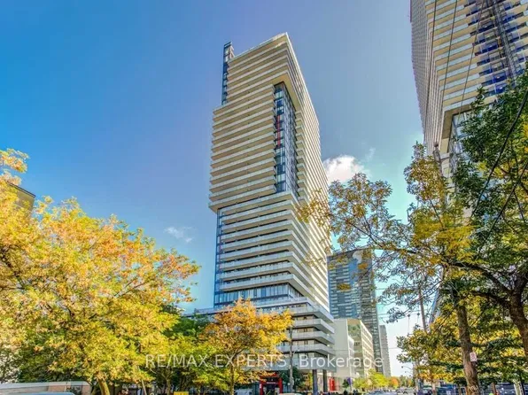185 Roehampton Ave, Toronto, ON