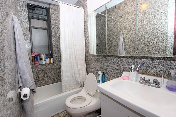 Rented by Dynamik Realty | media 42