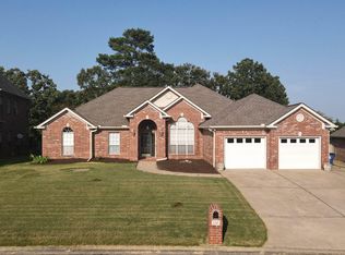 120 Calais Dr, Maumelle, AR 72113