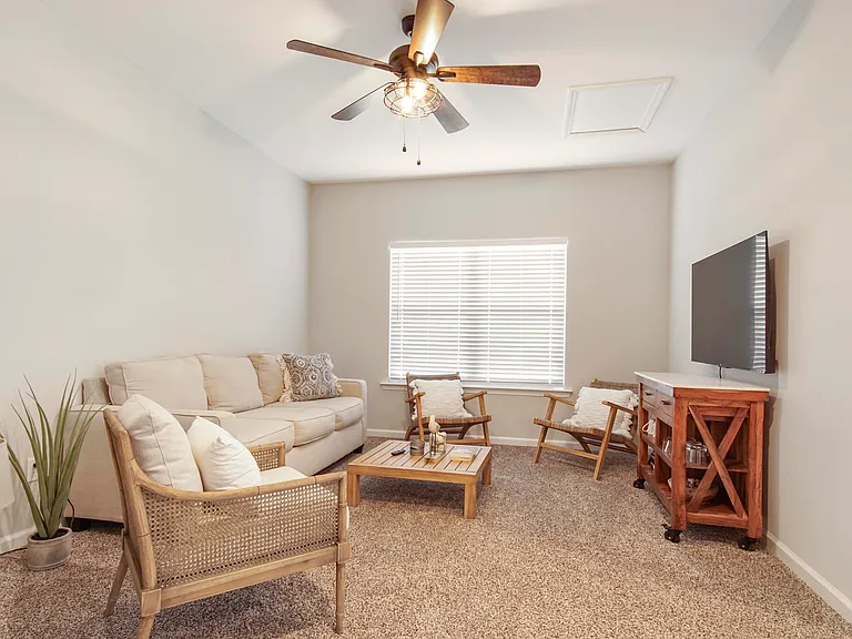 408 Raven Ln — Photo 19