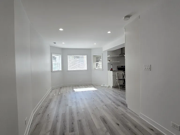 2451 N Ridgeway Ave #G — Photo 5