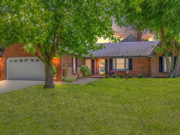 617 Hunters Ridge Dr, Versailles, KY 40383