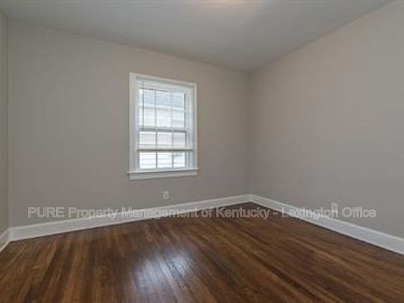 5th image of 204 Floral Park