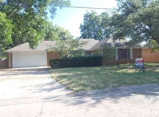 1917 Lawrence Rd, Ardmore, OK 73401