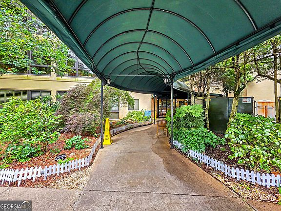 3rd image of 1800 Clairmont Lake Unit 301