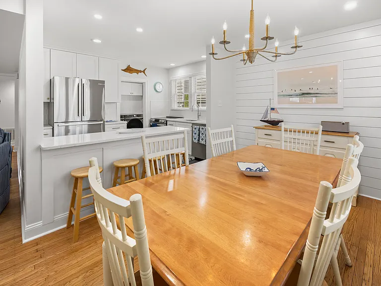 8805 Monmouth Ave — Photo 8
