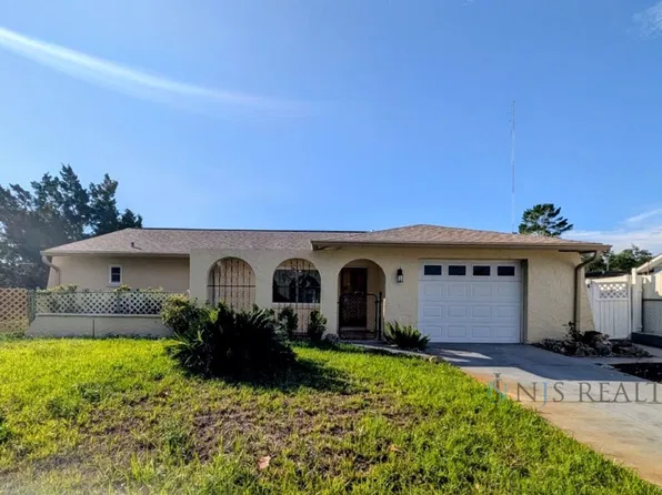 8758 Hemlock Ln, Port Richey, FL 34668