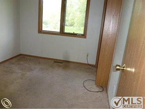 71245781 Bed ROom.JPG