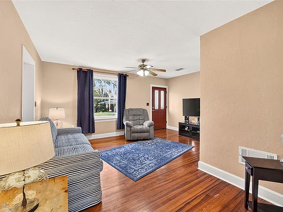 5th image of 1139 NE 8TH STREET