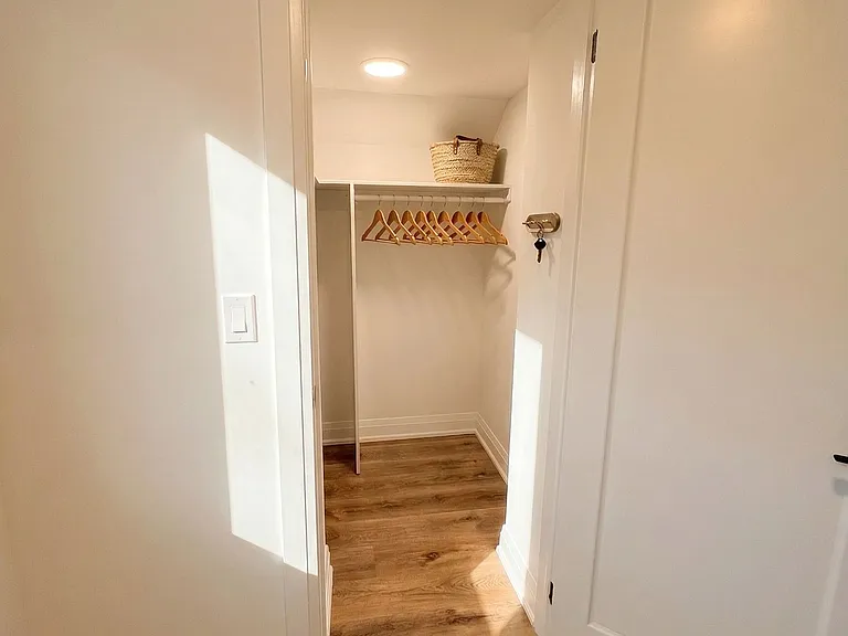 19 Arrowsmith Ave #1B — Photo 6