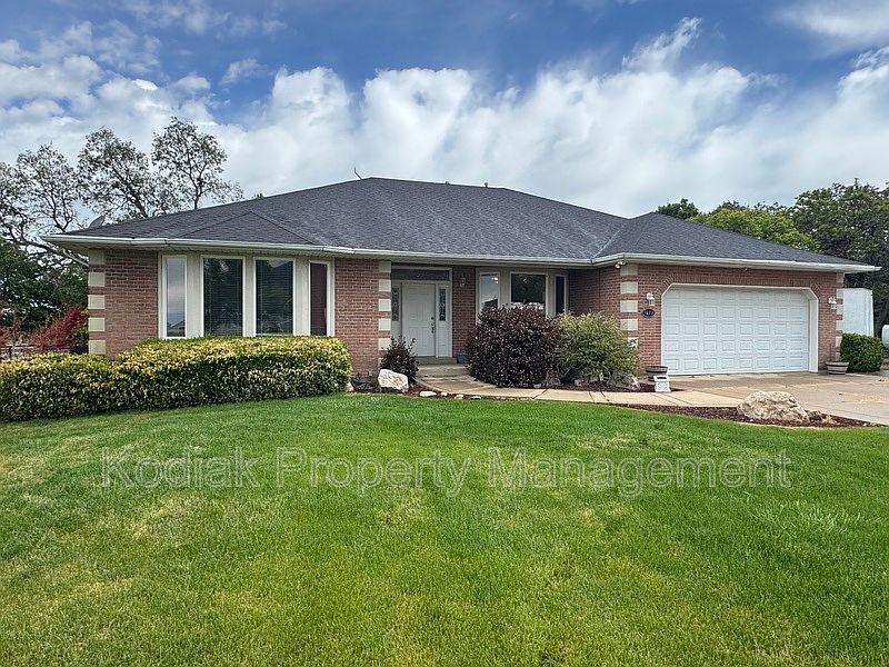 1st image of 1673 E Webb Way