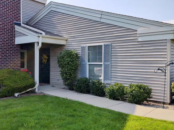 N16W26567 Wild Oats DRIVE #F, Pewaukee, WI 53072