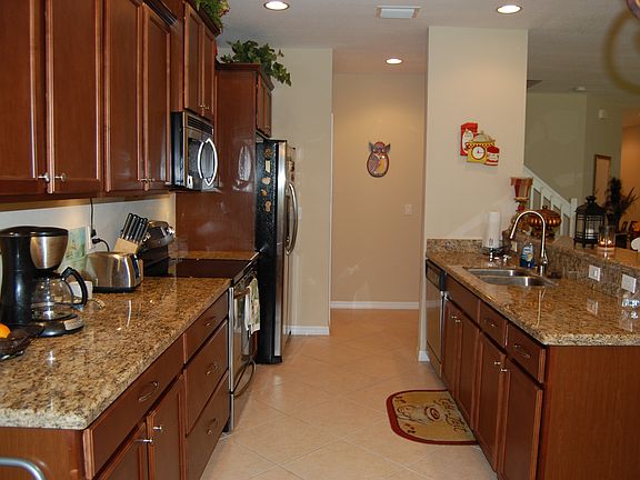 3rd image of 117 W Astor Cir