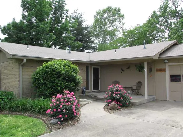 1710 Mayflower Rd, Bentonville, AR 72712