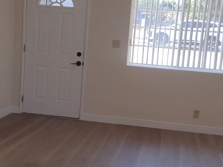 2314 Falling Leaf Ave — Photo 7