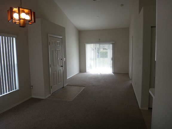 living room/dining room