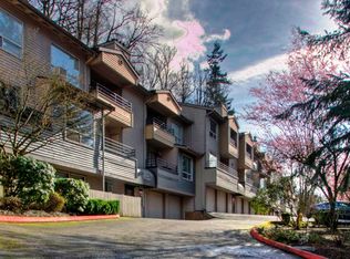 3520 Lake Washington Blvd SE APT 104, Bellevue, WA 98006