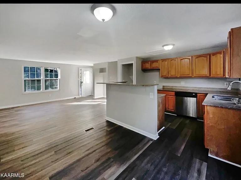 4309 Twin Pines Dr — Photo 4
