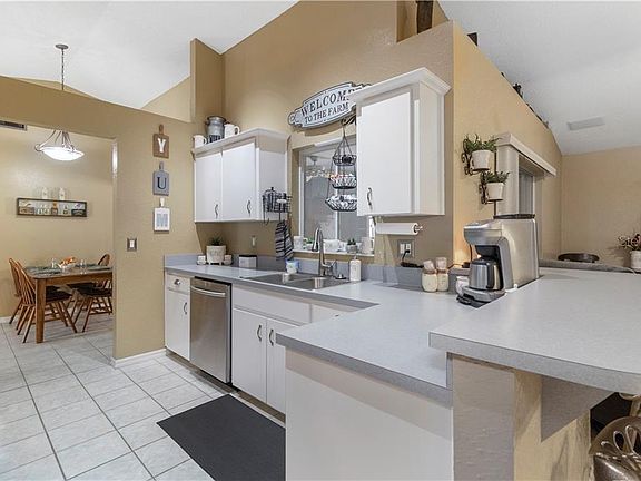 5th image of 2646 Green Valley Dr