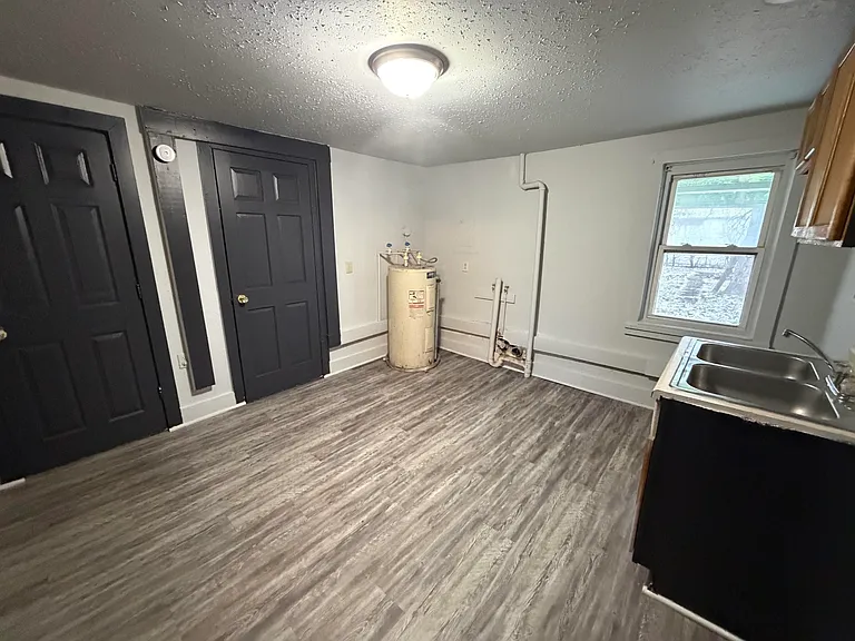 618 Porter St — Photo 2