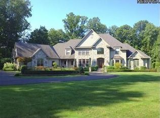 8285 Sanctuary Dr, Kirtland Hills, OH 44060