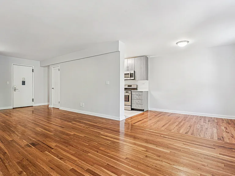 1540 Pelham Pkwy S #4G — Photo 4