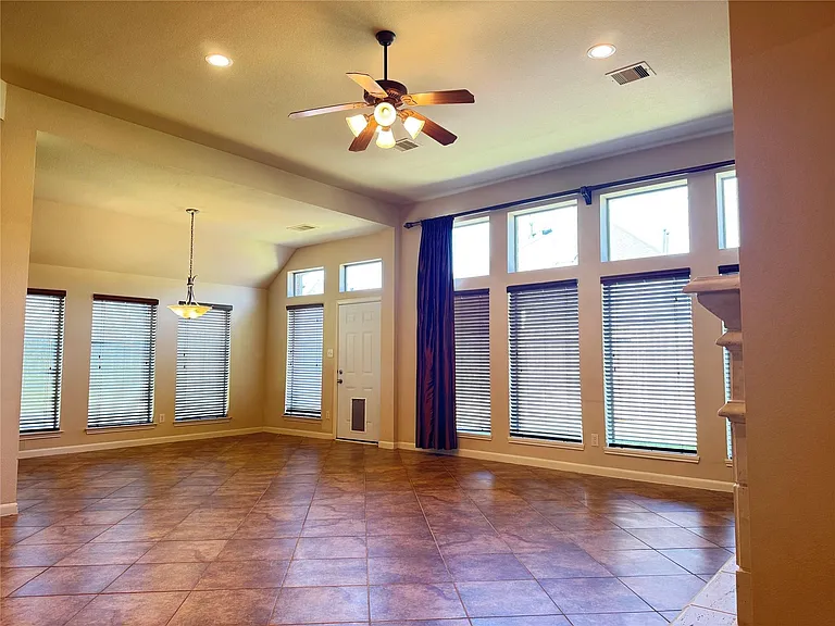 27926 Barberry Banks Ln — Photo 15