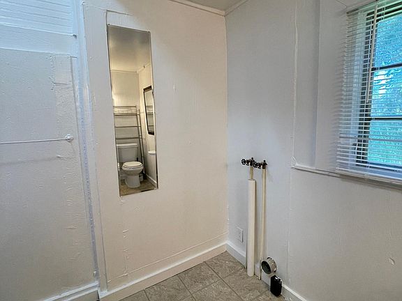 5th image of 2614 E 11th Ave