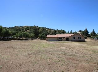 18438 Texas Canyon Rd, Saugus, CA 91390