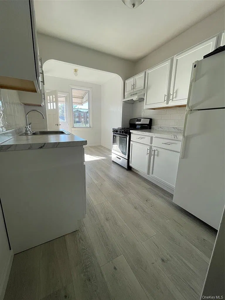 2 bed, $2,900 — Photo 2
