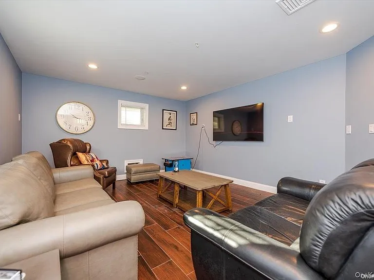 206 Grand Blvd — Photo 10