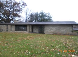1102 E Grant St, Macomb, IL 61455