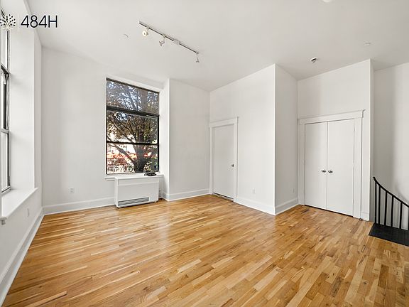 4th image of 484 Humboldt St APT 101