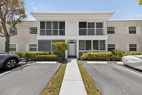 6429 Bay Club Dr #3 Photo 1