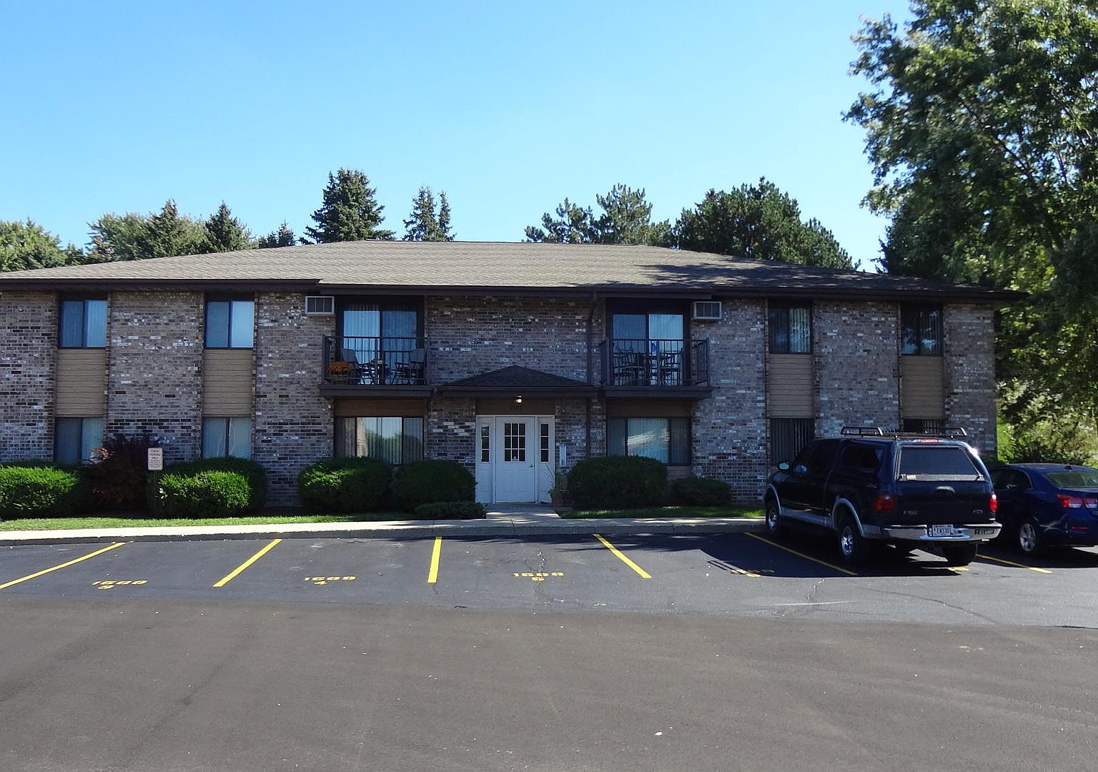 1569 Honeysuckle Rd 7, Hartford, WI 53027 Zillow