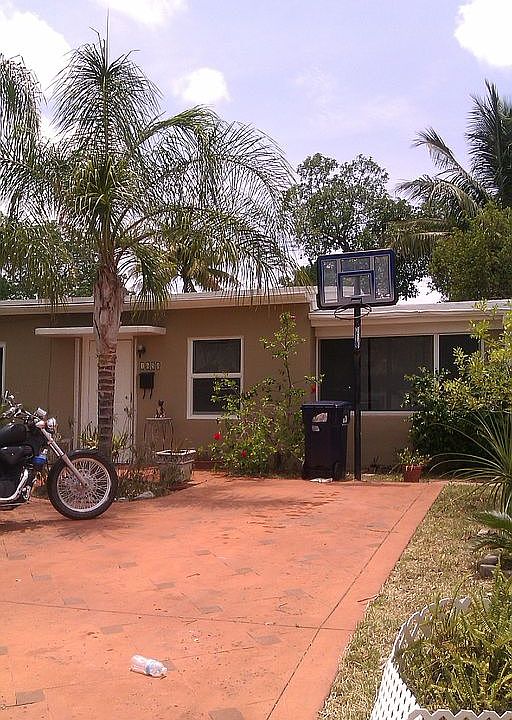 1st image of 1658 NE 183rd St