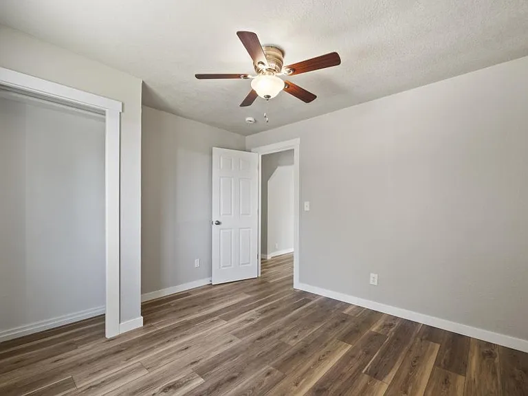 1204 N Sheppard St — Photo 9