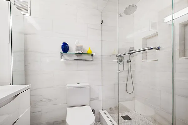 Rented by SERHANT. | media 15