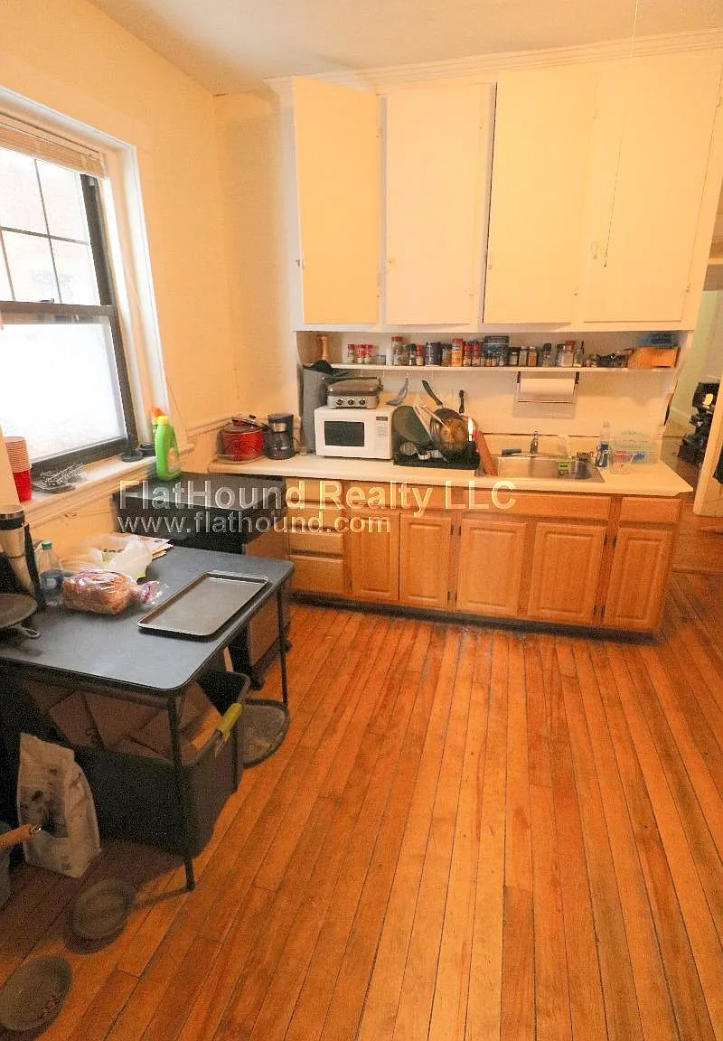 2 bed, $2,500 — Photo 2