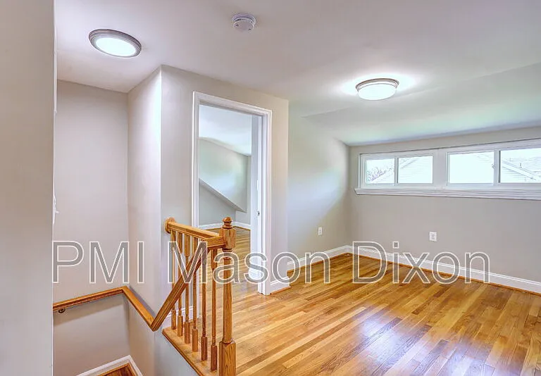 330 Compton Ave — Photo 33
