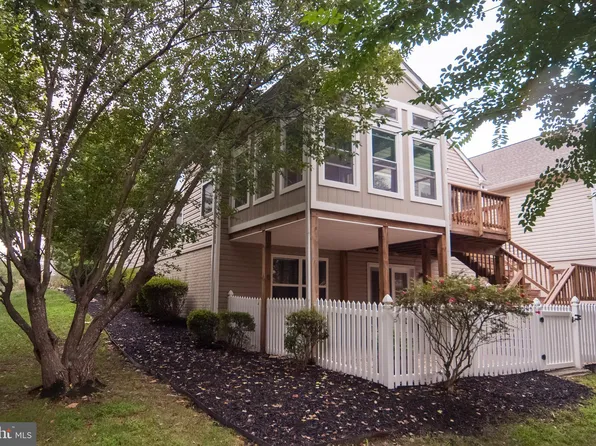 9 Waverly Ct, Fredericksburg, VA 22406