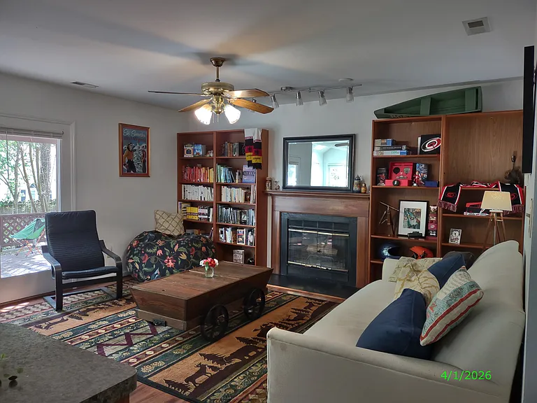 This photo has not been altered in any way: no edits or filters have been applied to try to deceive the viewer by having the room appear larger or brighter than it actually is.