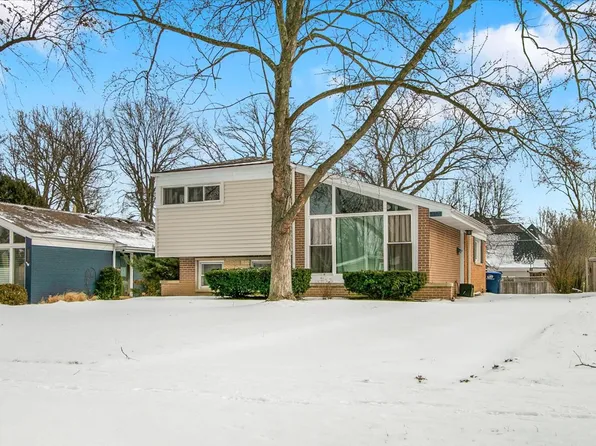 1351 Sherwood Rd, Highland Park, IL 60035