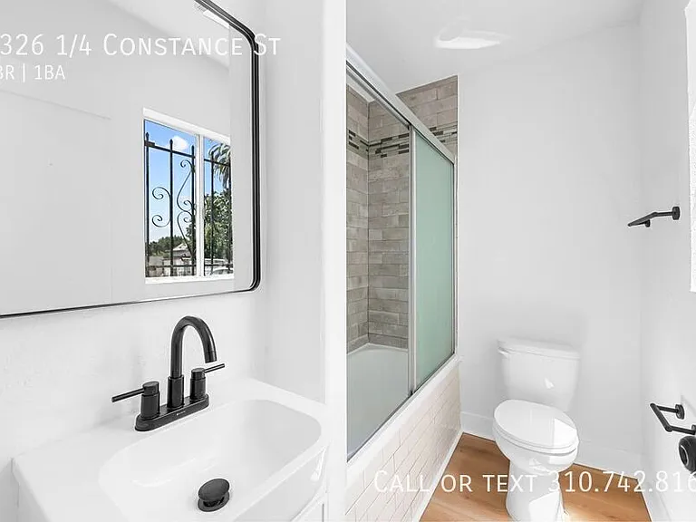 1326 1/4 Constance St — Photo 7