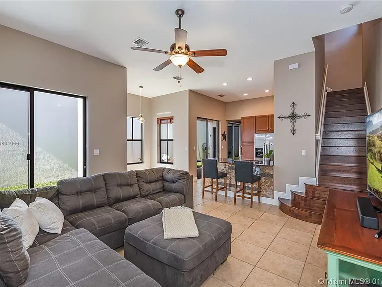 8310 NW 39th Ct — Photo 8
