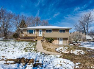 993 Eiker Dr, Knoxville, IL
