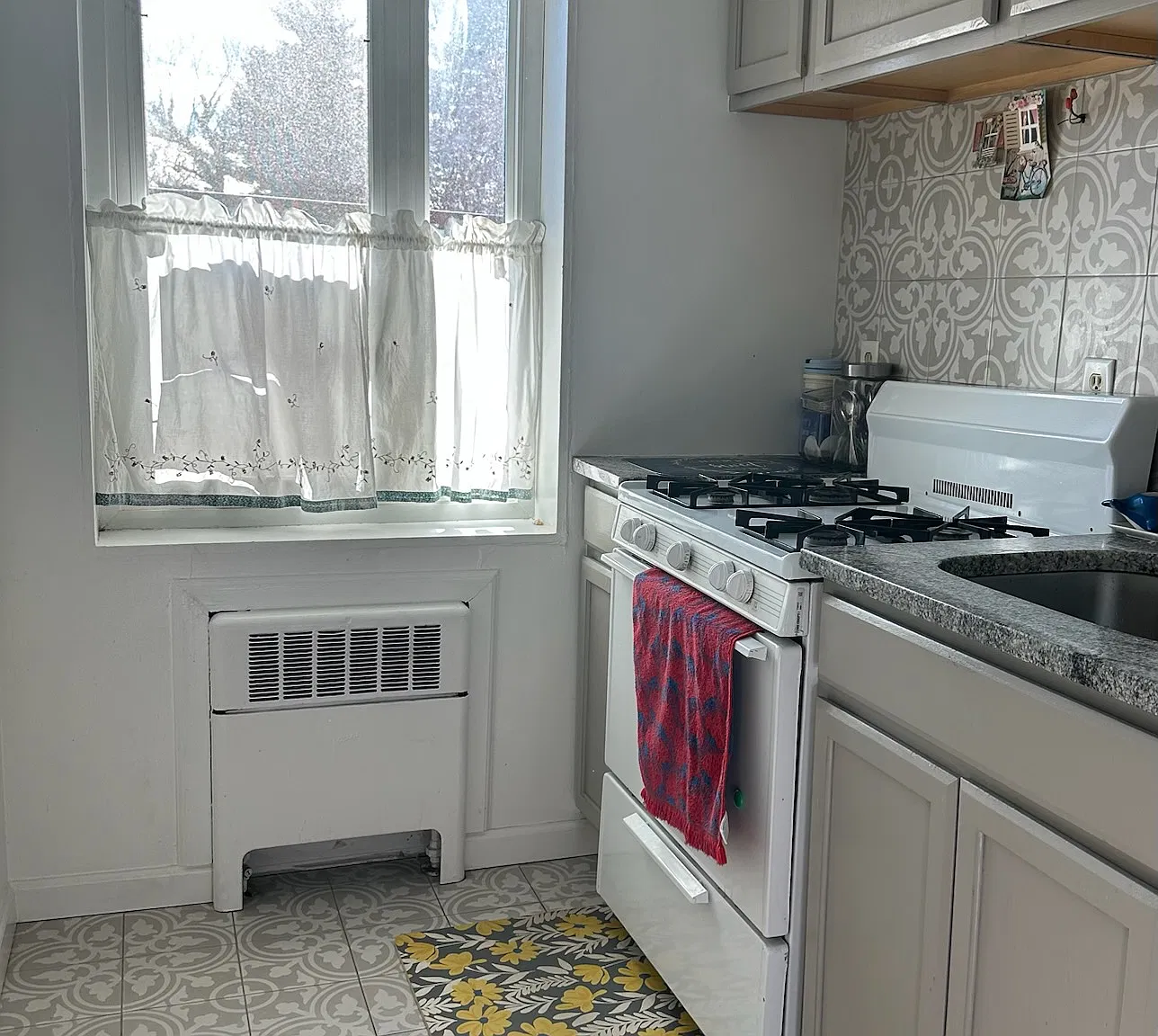 Studio, 490 sqft, $1,300 — Photo 3