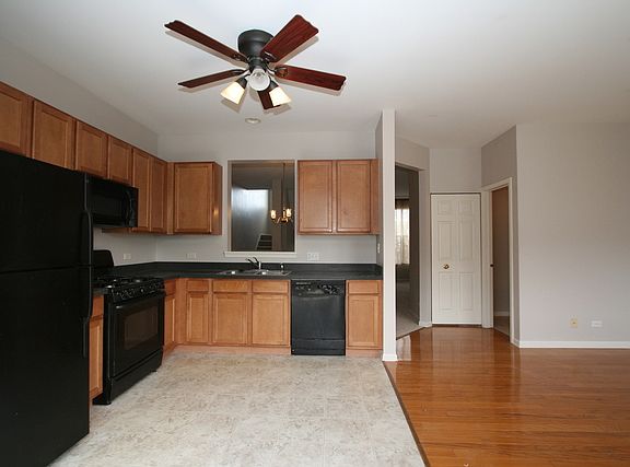 4th image of 865 Summit Creek Dr