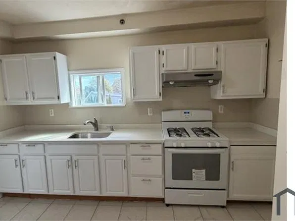 87 Chestnut St Floor 2, Lynn, MA 01902